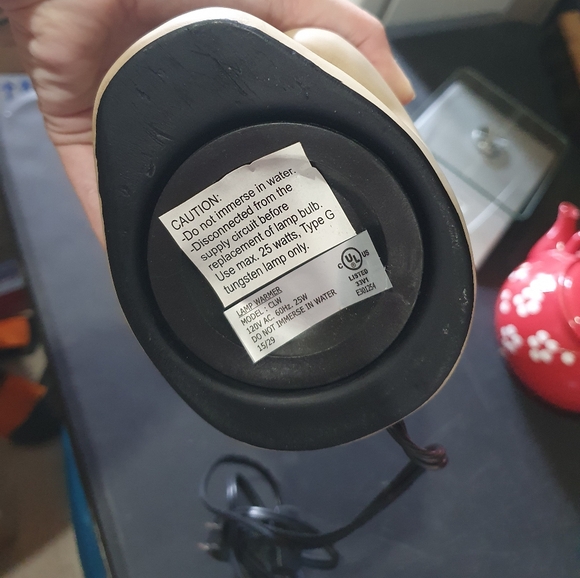 Halloween skull wax warmer night light NWOT - Picture 3 of 6